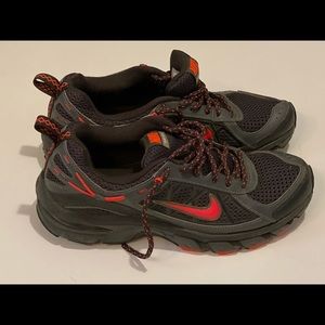 GUC Nike Air.  Women’s 9.